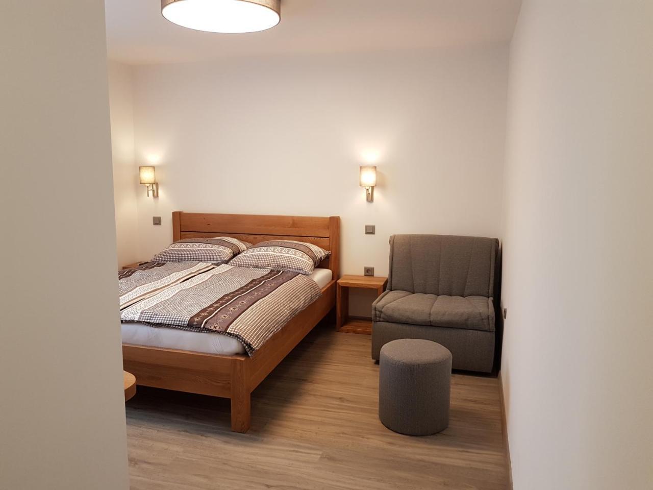 Apartments And Rooms Milena Kranjska Gora Chambre photo